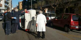 Incredibile incidente, una principiante si ribalta con l’auto