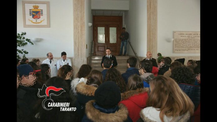 carabinieri scuola