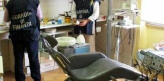 Scoperto falso dentista: era un odontotecnico ma prescriveva cure e farmaci
