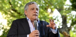 Tajani: «Chiudere Ilva è follia di Grillo»