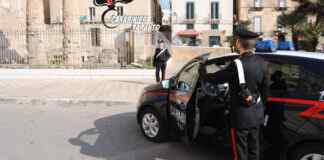 Tenta di rubare due televisori da una gelateria: arrestato 25enne
