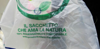 Sequestrate 6 tonnellate di buste di plastica non conformi
