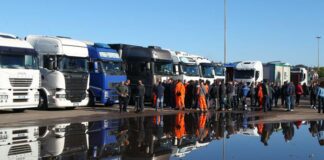 ArcelorMittal, prosegue presidio indotto: «Paghino, o domani si spegne tutto»