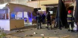 Esplosione distrugge bar nel rione Porta Napoli: indaga la Polizia