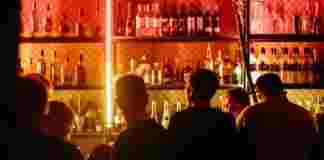 Si riuniscono in un pub in barba alle norma anti-Covid: sanzionate 13 persone