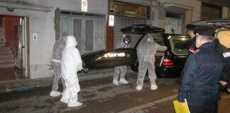 Uccide moglie e suocera a coltellate: trovato morto il killer 61enne