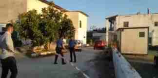 Pensionato uccide la moglie a coltellate poi tenta di togliersi la vita: la tragedia scoperta dal figlio