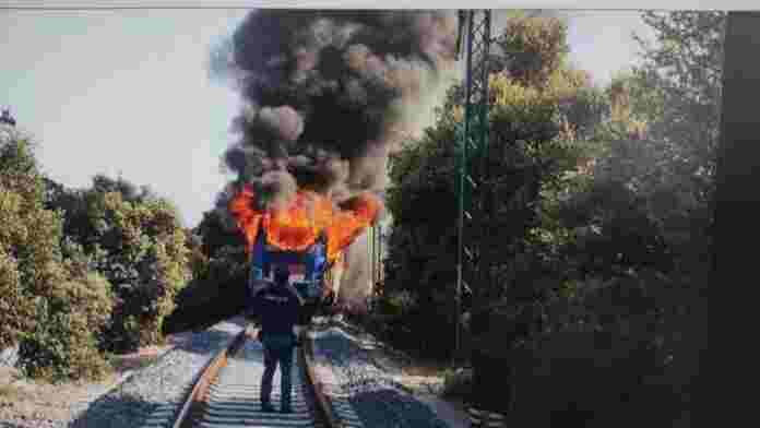 treno in fiamme taranto