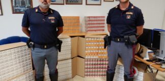 Trovato con 6mila pacchetti di sigarette di contrabbando in auto: 50enne arrestato