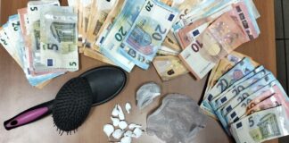 Arrestati 2 pregiudicati tarantini: nascondevano la cocaina in una spazzola