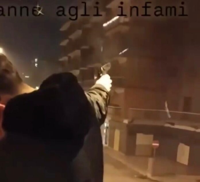 pistola balcone capodanno