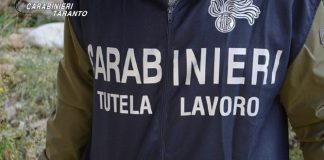 Caporalato, arrestato un caporale: braccianti pagati la metà e alloggiati in un casolare degradante