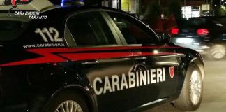 35enne dichiara di essere caduto, ma è stato colpito alla tempia: in carcere un 21enne