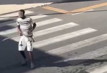 Paura a Martina Franca: uomo colpisce le auto con una spranga
