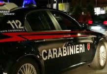 Vergogna in una residenza per anziani: ospiti picchiati e derubati, «condotte di disumana incuria»