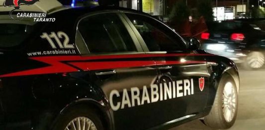 Vergogna in una residenza per anziani: ospiti picchiati e derubati, «condotte di disumana incuria»
